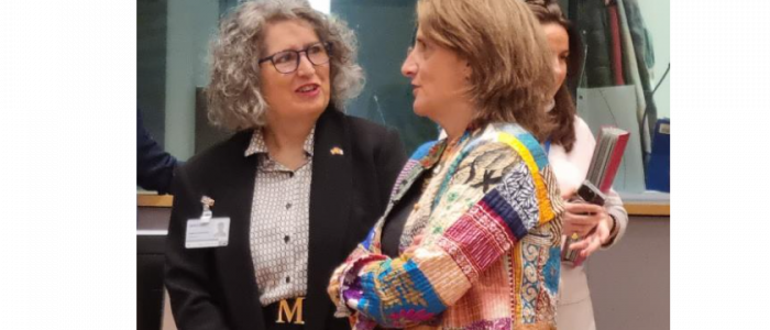 Mercedes Gómez con Teresa Rivera