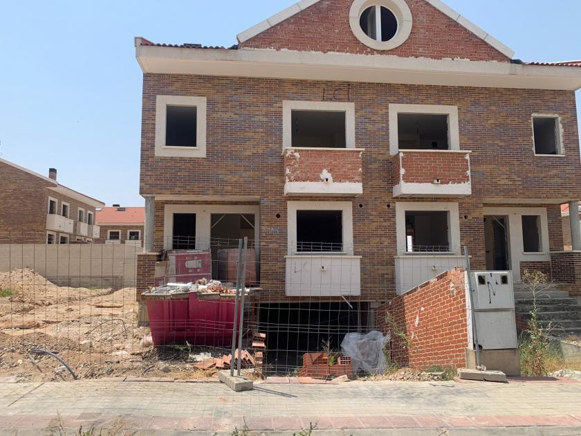 edificación en reconstrucción