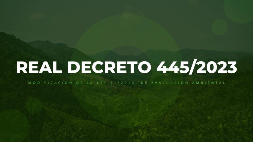 fondo de naturaleza con las letras de Real Decreto 445/2023
